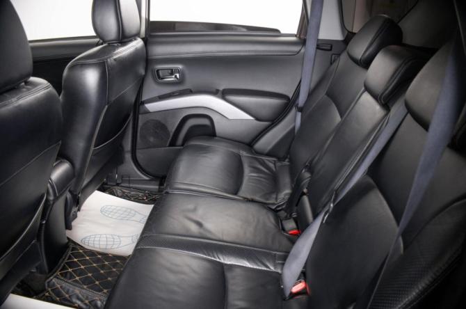 Mitsubishi Outlander II Рестайлинг с пробегом 2010 года, цена 1 099 000 рублей, 261530 км, внедорожник, Автокод Объявления