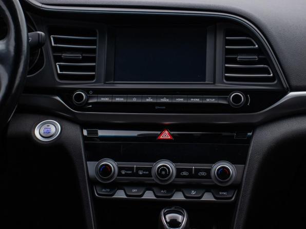 Hyundai Elantra VI (AD) Рестайлинг с пробегом 2019 года, цена 1 750 000 рублей, 69854 км, седан, Автокод Объявления