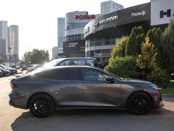 Changan UNI-V I с пробегом 2024 года, цена 2 288 000 рублей, 9089 км, лифтбек, Автокод Объявления