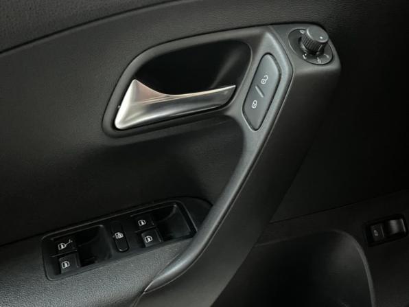 Volkswagen Polo V Рестайлинг с пробегом 2017 года, цена 995 000 рублей, 115678 км, седан, Автокод Объявления
