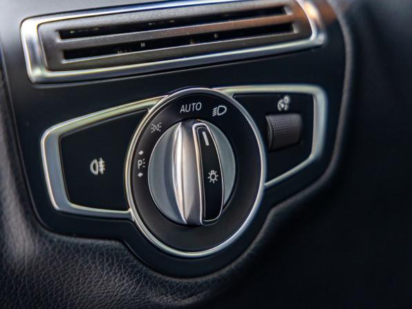 Mercedes-Benz C-Класс IV (W205) Рестайлинг с пробегом 2018 года, цена 2 898 000 рублей, 108019 км, седан, Автокод Объявления