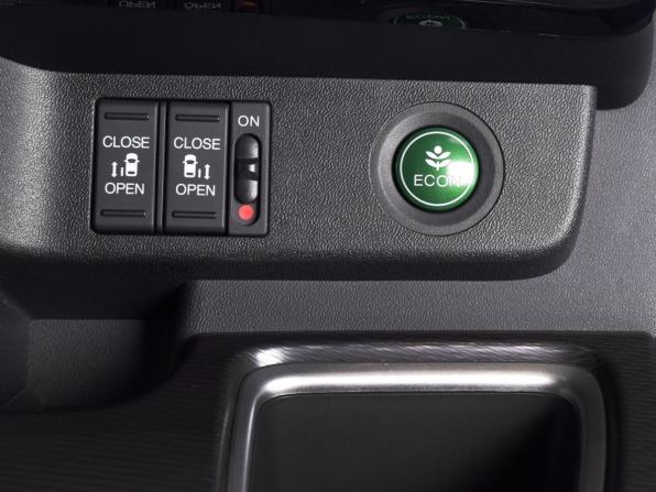 Honda Stepwgn V Рестайлинг с пробегом 2021 года, цена 2 599 997 рублей, 99036 км, минивэн, Автокод Объявления