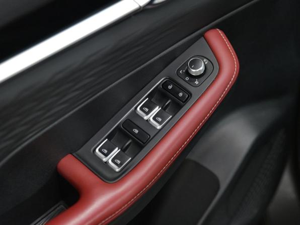 Geely Coolray I Рестайлинг с пробегом 2023 года, цена 1 997 000 рублей, 35500 км, внедорожник, Автокод Объявления