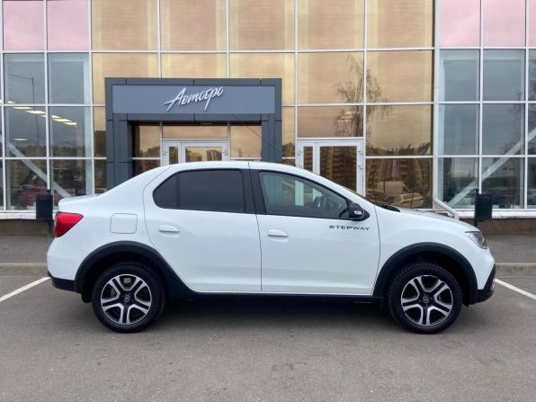 Renault Logan II Рестайлинг с пробегом 2022 года, цена 1 345 000 рублей, 56482 км, седан, Автокод Объявления