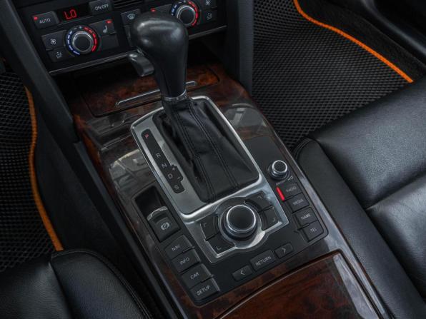 Audi A6 III (C6) Рестайлинг с пробегом 2011 года, цена 985 000 рублей, 178270 км, седан, Автокод Объявления