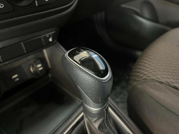 Hyundai Solaris II Рестайлинг с пробегом 2021 года, цена 1 547 800 рублей, 101140 км, седан, Автокод Объявления