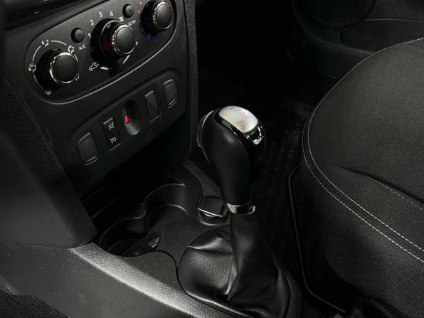 Renault Sandero II Рестайлинг с пробегом 2021 года, цена 1 289 200 рублей, 72023 км, хэтчбек, Автокод Объявления