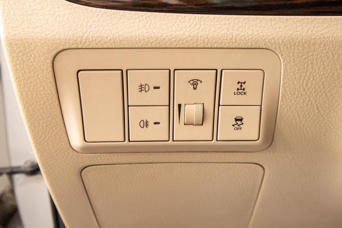 Hyundai Santa Fe II Рестайлинг с пробегом 2010 года, цена 1 349 000 рублей, 212000 км, внедорожник, Автокод Объявления