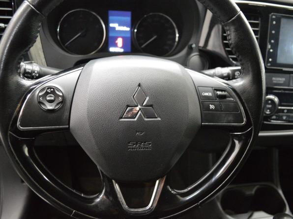Mitsubishi Outlander III Рестайлинг 2 с пробегом 2015 года, цена 1 675 000 рублей, 145106 км, внедорожник, Автокод Объявления