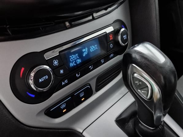 Ford Focus III с пробегом 2012 года, цена 566 000 рублей, 236152 км, седан, Автокод Объявления