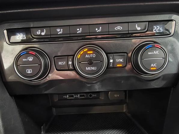 Volkswagen Tiguan II с пробегом 2018 года, цена 1 999 000 рублей, 153552 км, внедорожник, Автокод Объявления