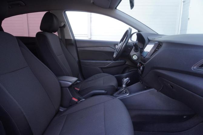 Hyundai Solaris II с пробегом 2018 года, цена 1 230 000 рублей, 114176 км, седан, Автокод Объявления