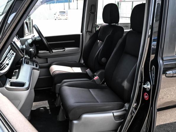 Honda Stepwgn V Рестайлинг с пробегом 2019 года, цена 2 049 000 рублей, 113778 км, минивэн, Автокод Объявления