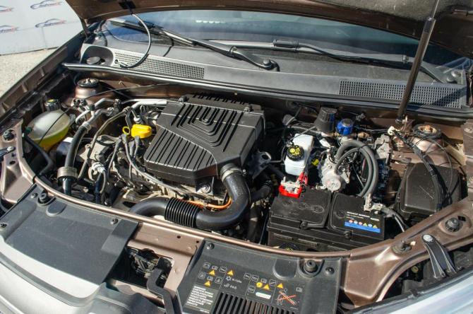 Renault Sandero II Рестайлинг с пробегом 2020 года, цена 899 000 рублей, 270000 км, хэтчбек, Автокод Объявления