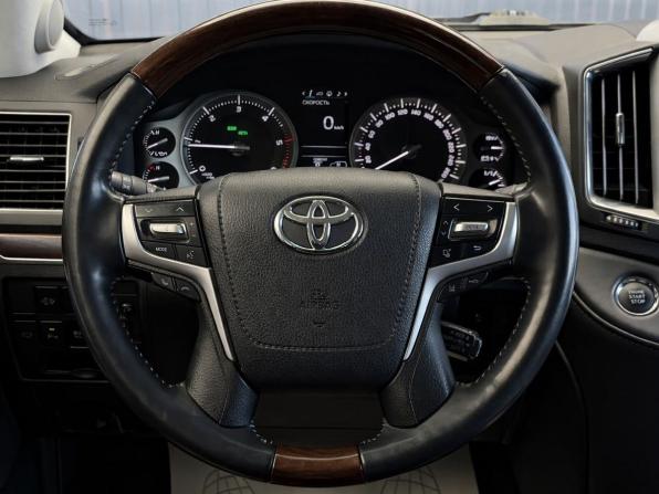 Toyota Land Cruiser 200 Series Рестайлинг 2 с пробегом 2017 года, цена 7 677 000 рублей, 74541 км, внедорожник, Автокод Объявления