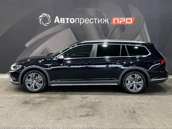 Volkswagen Passat B8 с пробегом 2018 года, цена 2 497 000 рублей, 143605 км, универсал, Автокод Объявления