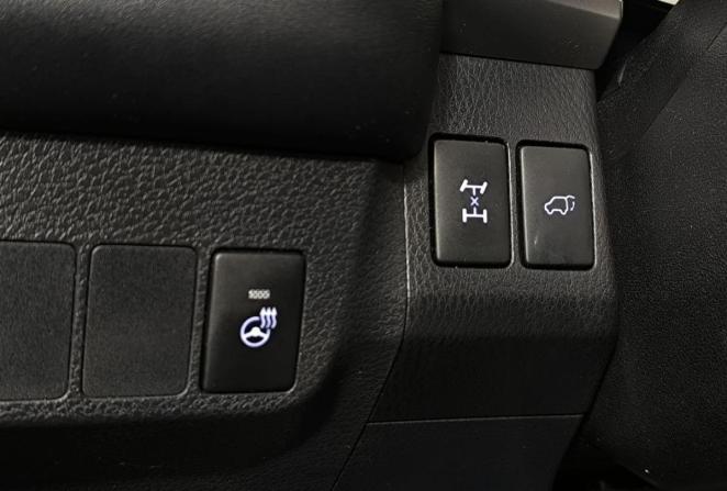 Toyota RAV4 IV (XA40) Рестайлинг с пробегом 2017 года, цена 2 620 000 рублей, 137000 км, внедорожник, Автокод Объявления