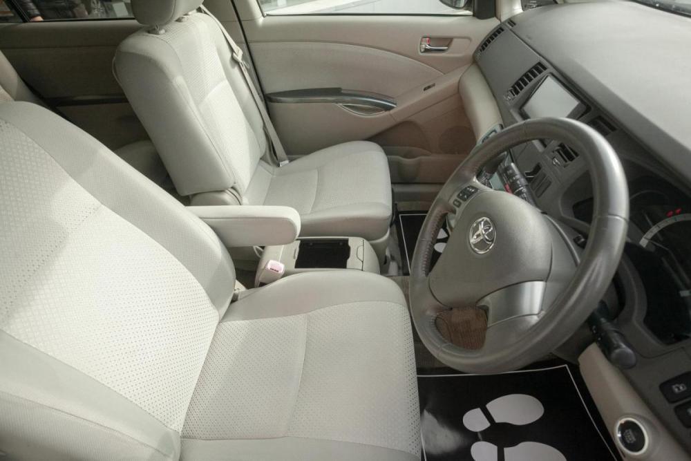 Toyota ISis I Рестайлинг Иркутск  - изображение 10