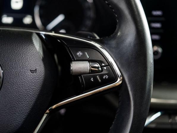 Skoda Octavia IV (A8) с пробегом 2021 года, цена 2 150 000 рублей, 45390 км, лифтбек, Автокод Объявления