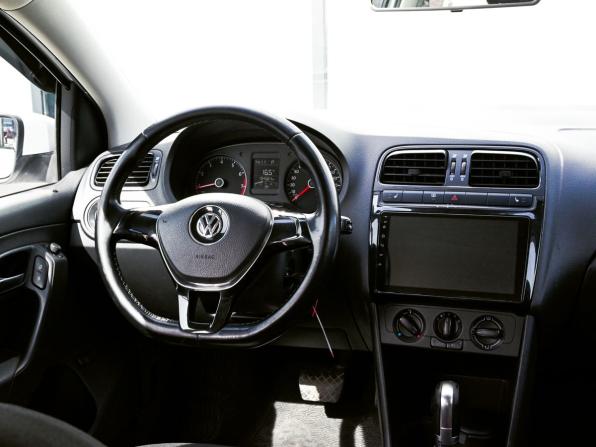 Volkswagen Polo V Рестайлинг с пробегом 2015 года, цена 935 000 рублей, 194560 км, седан, Автокод Объявления