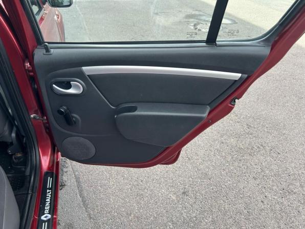 Renault Sandero I с пробегом 2011 года, цена 575 000 рублей, 132123 км, хэтчбек, Автокод Объявления