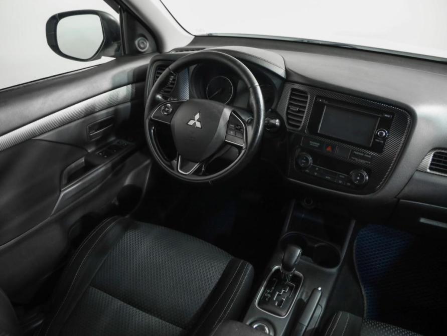 Mitsubishi Outlander III Рестайлинг 2 Санкт-Петербург  - изображение 9