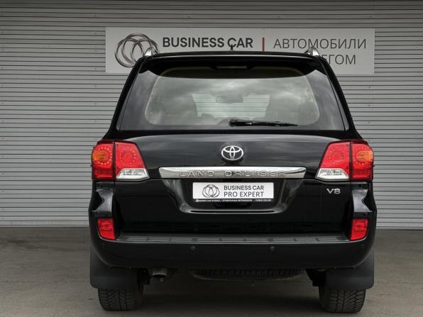 Toyota Land Cruiser 200 Series Рестайлинг 1 с пробегом 2014 года, цена 4 299 000 рублей, 214452 км, внедорожник, Автокод Объявления