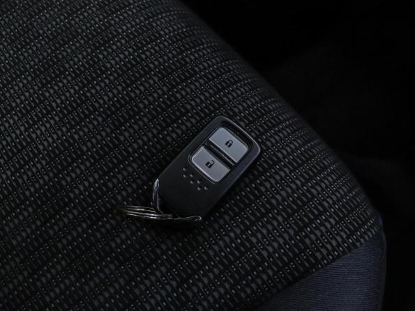 Honda Fit III с пробегом 2013 года, цена 950 000 рублей, 132516 км, хэтчбек, Автокод Объявления