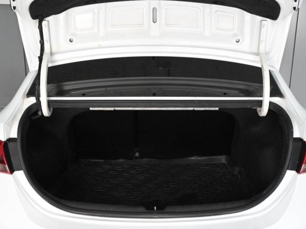 Hyundai Solaris II с пробегом 2018 года, цена 1 039 000 рублей, 147738 км, седан, Автокод Объявления