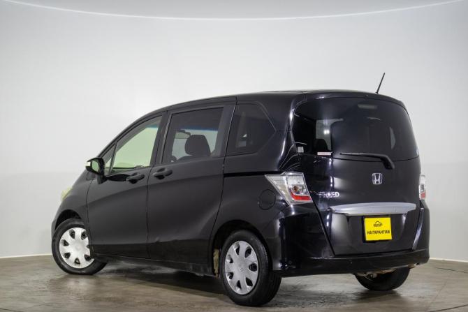 Honda Freed I с пробегом 2013 года, цена 1 229 000 рублей, 176000 км, компактвэн, Автокод Объявления
