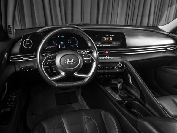 Hyundai Elantra VII (CN7) Рестайлинг с пробегом 2023 года, цена 1 999 000 рублей, 37781 км, седан, Автокод Объявления