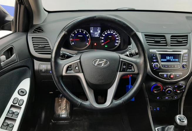 Hyundai Solaris I Рестайлинг с пробегом 2015 года, цена 949 000 рублей, 111392 км, седан, Автокод Объявления