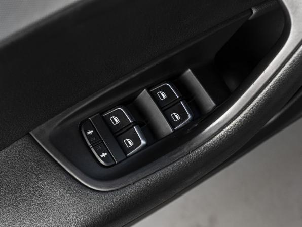 Audi A6 IV (C7) Рестайлинг с пробегом 2015 года, цена 2 299 000 рублей, 178887 км, седан, Автокод Объявления