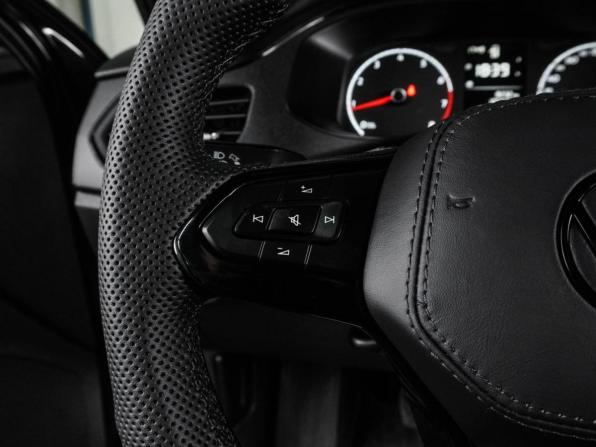 Volkswagen Polo VI с пробегом 2020 года, цена 1 438 000 рублей, 105977 км, лифтбек, Автокод Объявления