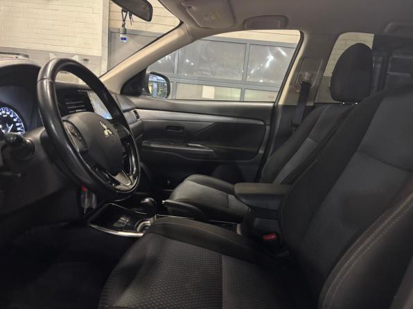 Mitsubishi Outlander III Рестайлинг 2 с пробегом 2017 года, цена 1 329 000 рублей, 207000 км, внедорожник, Автокод Объявления