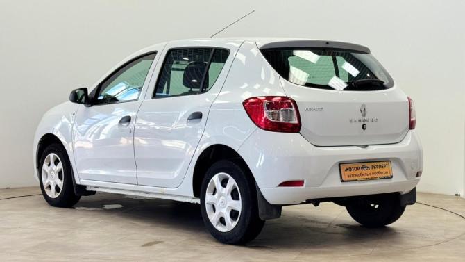 Renault Sandero II с пробегом 2016 года, цена 830 000 рублей, 73636 км, хэтчбек, Автокод Объявления