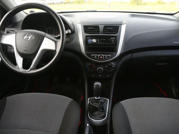 Hyundai Solaris I с пробегом 2012 года, цена 585 000 рублей, 197000 км, седан, Автокод Объявления