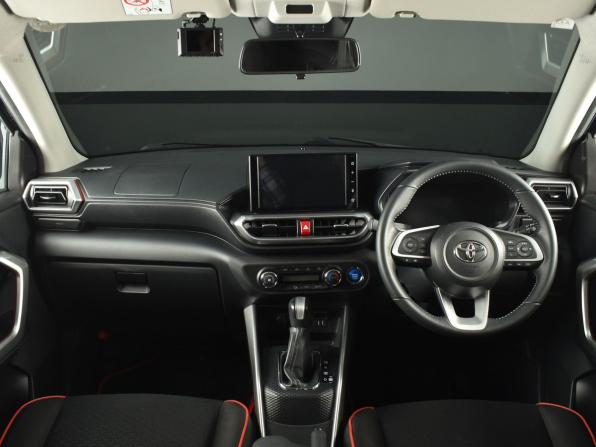 Toyota Raize I с пробегом 2021 года, цена 1 734 995 рублей, 49657 км, внедорожник, Автокод Объявления