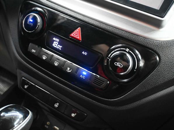 Hyundai Solaris II с пробегом 2017 года, цена 1 299 900 рублей, 210225 км, седан, Автокод Объявления