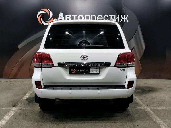 Toyota Land Cruiser 200 Series с пробегом 2011 года, цена 2 850 000 рублей, 381155 км, внедорожник, Автокод Объявления