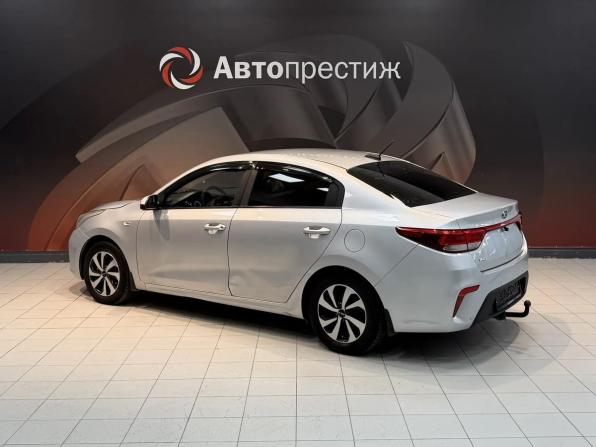 Kia Rio IV с пробегом 2018 года, цена 1 070 000 рублей, 190000 км, седан, Автокод Объявления