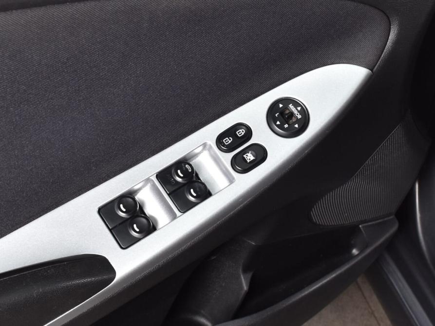 Hyundai Solaris I Рестайлинг Кемерово  - изображение 17