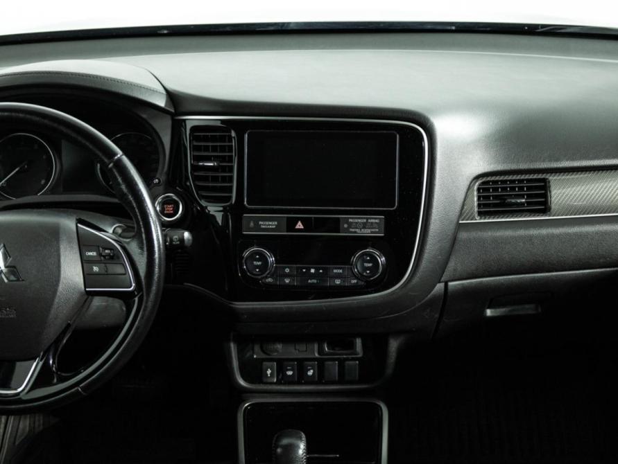 Mitsubishi Outlander III Рестайлинг 3 Санкт-Петербург  - изображение 15