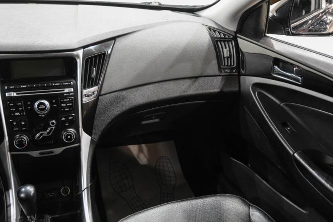 Hyundai Sonata VI (YF) с пробегом 2011 года, цена 1 199 000 рублей, 288000 км, седан, Автокод Объявления