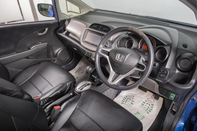 Honda Fit II с пробегом 2012 года, цена 849 000 рублей, 164000 км, хэтчбек, Автокод Объявления
