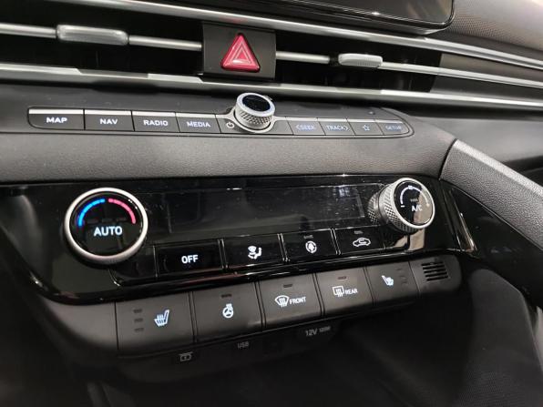 Hyundai Elantra VII (CN7) Рестайлинг с пробегом 2025 года, цена 2 260 000 рублей, 43794 км, седан, Автокод Объявления