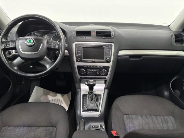 Skoda Octavia II (A5) Рестайлинг с пробегом 2011 года, цена 745 000 рублей, 255197 км, лифтбек, Автокод Объявления