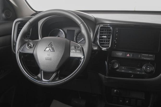Mitsubishi Outlander III Рестайлинг 2 с пробегом 2018 года, цена 2 329 000 рублей, 115357 км, внедорожник, Автокод Объявления