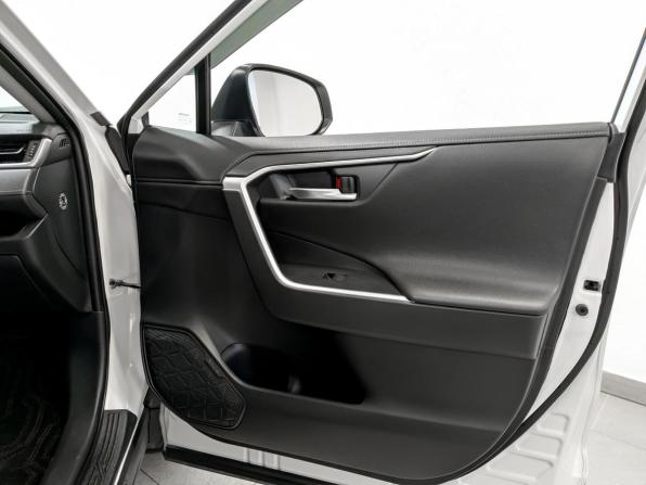 Toyota RAV4 V (XA50) с пробегом 2021 года, цена 3 425 000 рублей, 73747 км, внедорожник, Автокод Объявления