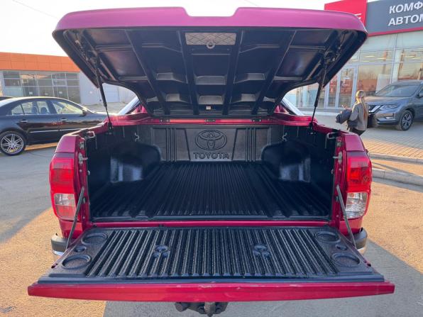 Toyota Hilux VIII с пробегом 2015 года, цена 2 730 000 рублей, 168000 км, пикап, Автокод Объявления